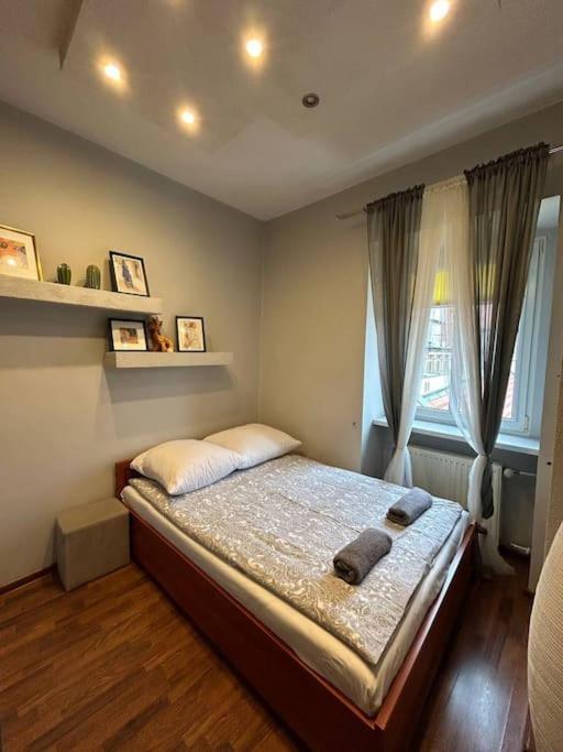Big Apart - Rynek 8 - Nice View - 3 Rooms - 9 People Breslavia Esterno foto