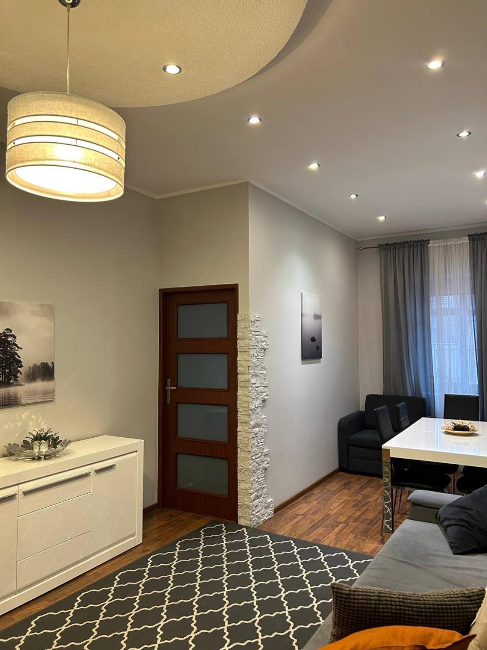 Big Apart - Rynek 8 - Nice View - 3 Rooms - 9 People Breslavia Esterno foto