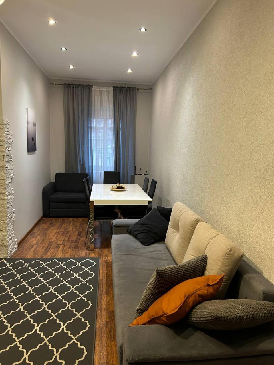 Big Apart - Rynek 8 - Nice View - 3 Rooms - 9 People Breslavia Esterno foto